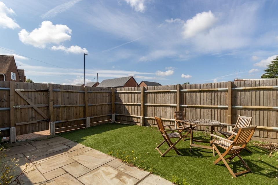 Patio, Day, Garden, Garden view, sunbed