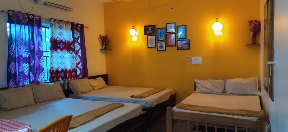 Arundekar Home Stay In 2 Minutes Walk Beach AC Room House in Karnataka