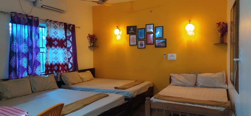 Arundekar Home Stay In 2 Minutes Walk Beach AC Room House in Karnataka