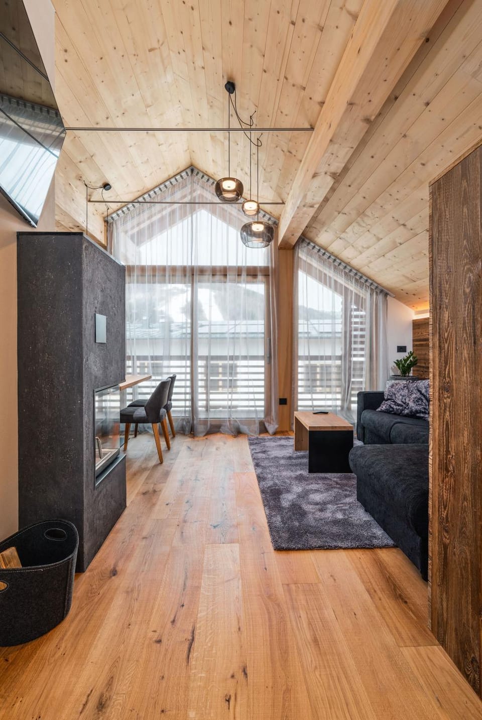 TV and multimedia, Balcony/Terrace, Living room, Mountain view, fireplace