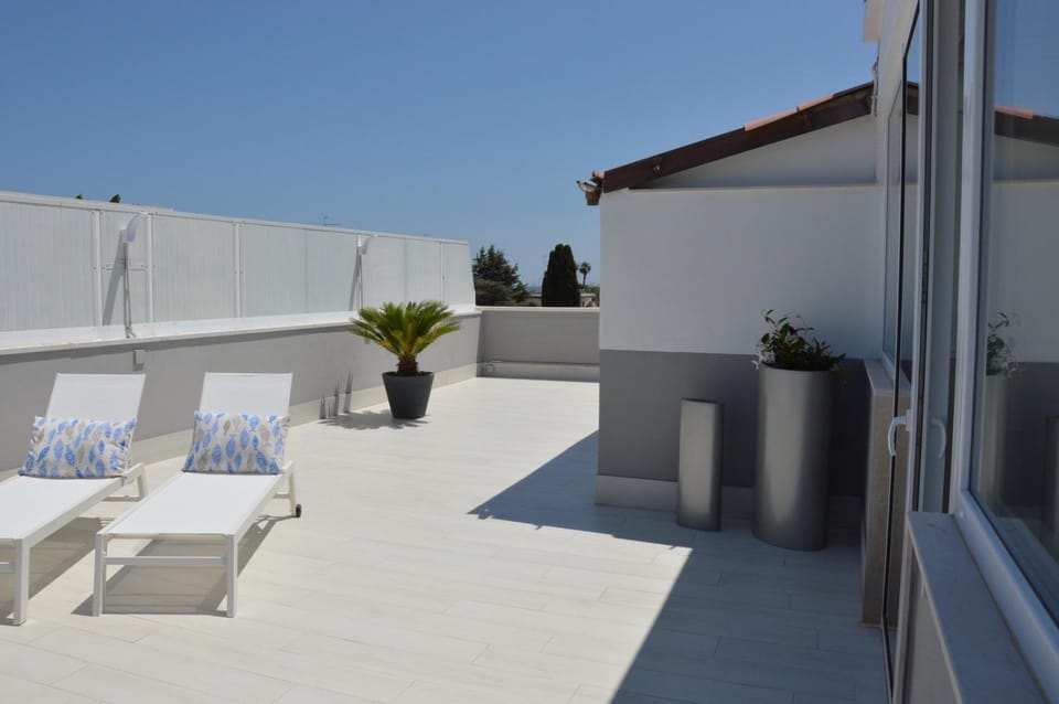 View (from property/room), Balcony/Terrace