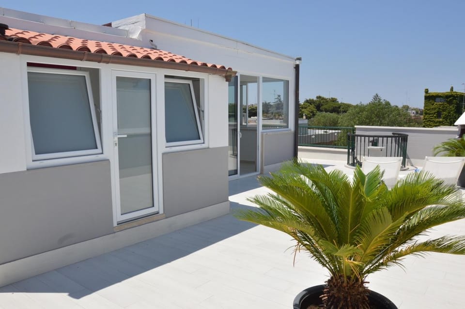 Property building, View (from property/room), Balcony/Terrace, sunbed