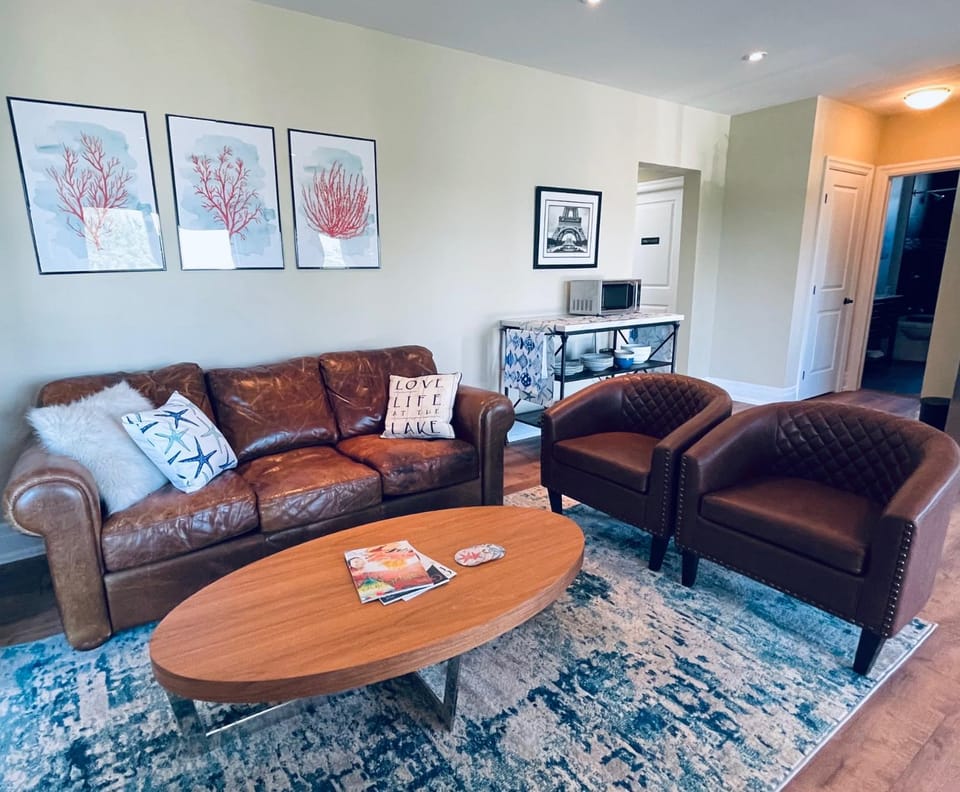 Living room, Lake view