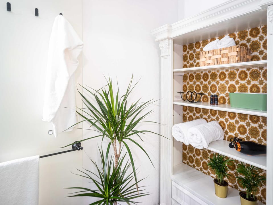 Bathroom, hair dryier, towels