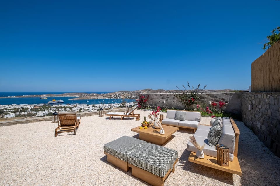 Patio, Day, Natural landscape, View (from property/room), Balcony/Terrace, Living room, Seating area, Beach, Sea view, sunbed