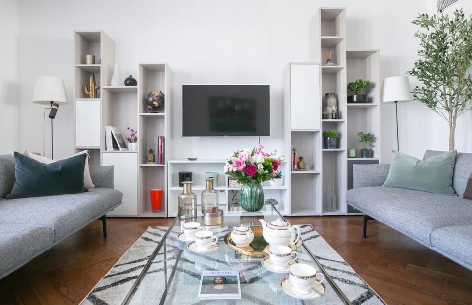 Magnificient 2 Bedrooms with terrace next to champs-elysées - PC62B Apartment in Paris