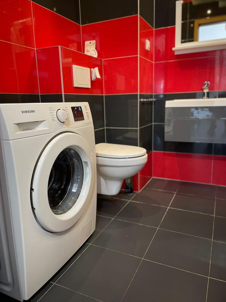 Toilet, Bathroom, washing machine