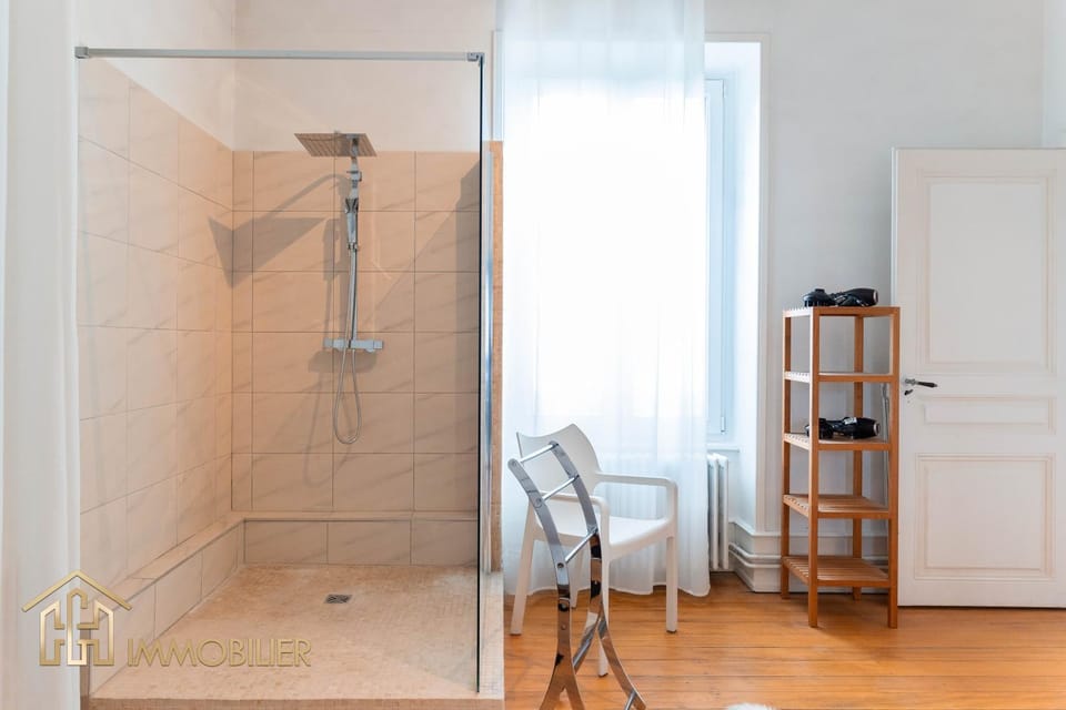 Shower, Bathroom, towels