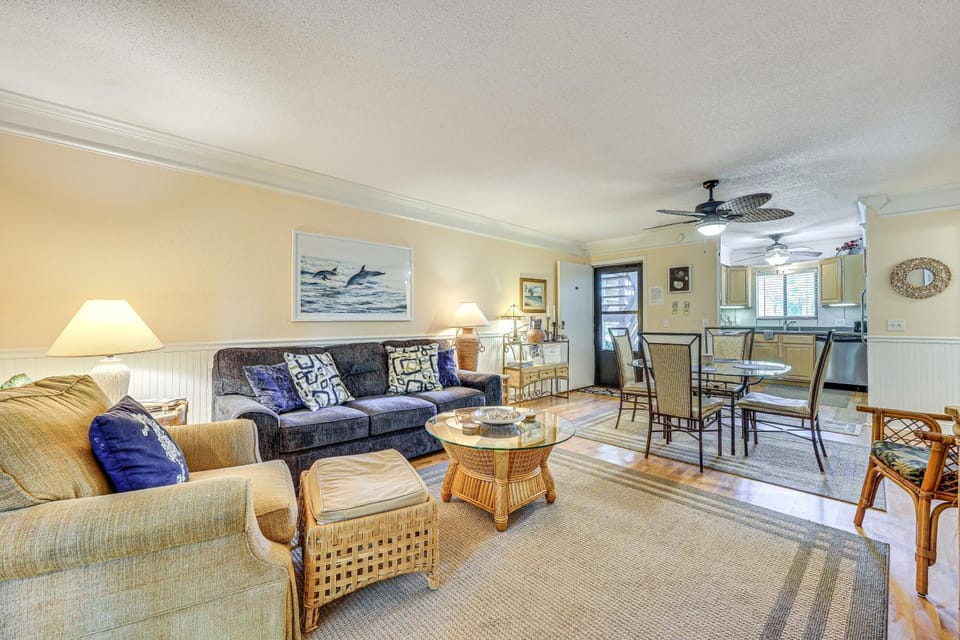 Fernandina Beach Condo w/ Pool + Path to Beach! House in Fernandina Beach