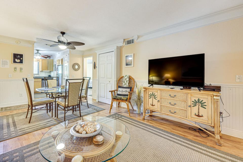 Fernandina Beach Condo w/ Pool + Path to Beach! House in Fernandina Beach