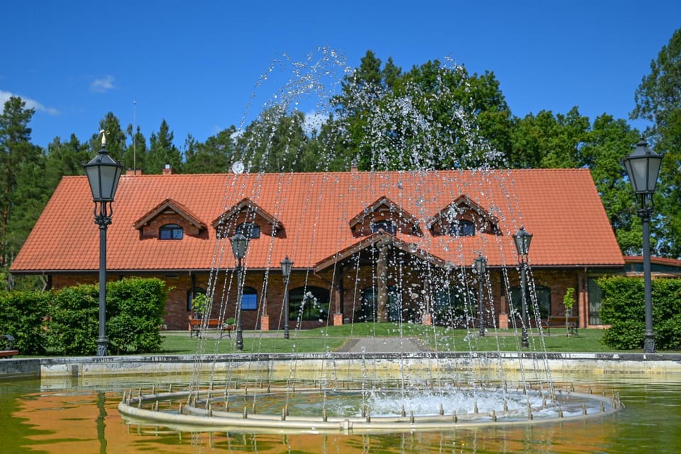 Property building, Restaurant/places to eat