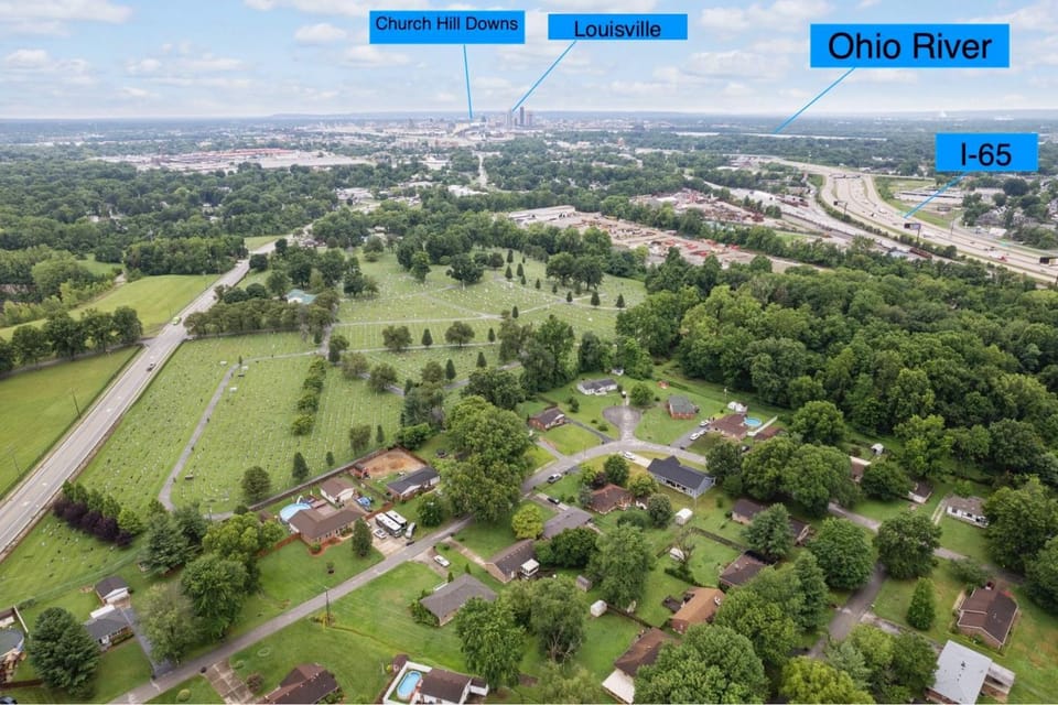 Edgewood - Work Friendly & Near Downtown House in Clarksville