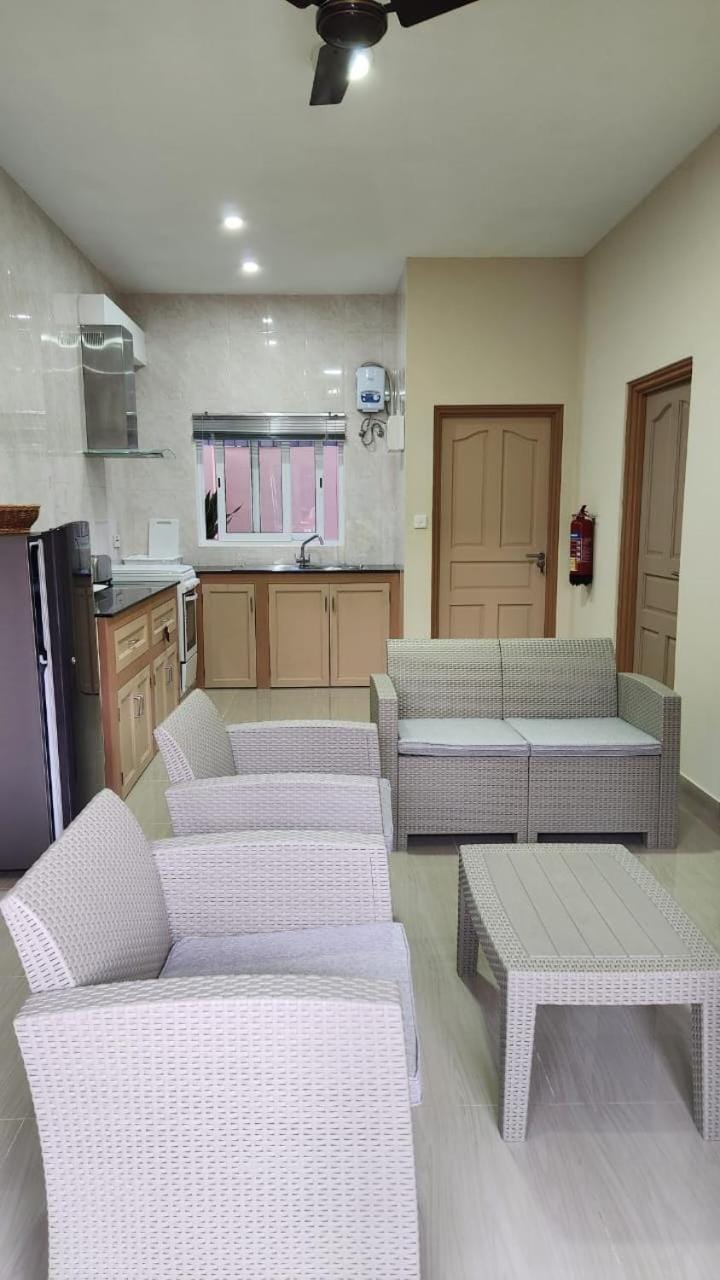 Kitchen or kitchenette, Living room, Seating area