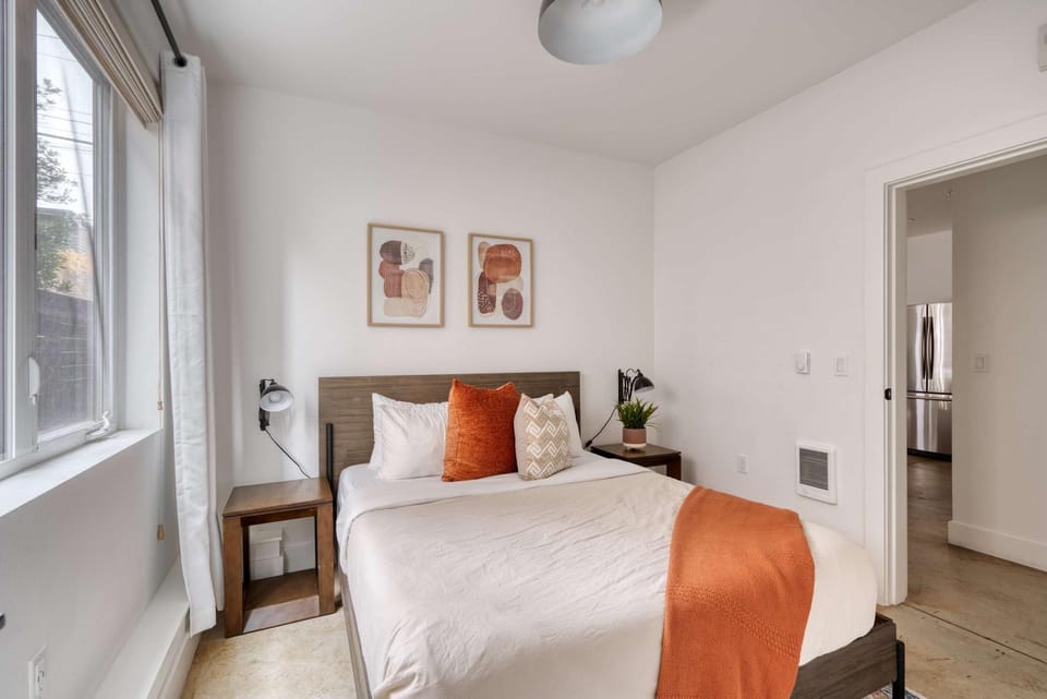 The Artist's Oasis on Alberta - 90 WalkScore Apartment in Portland