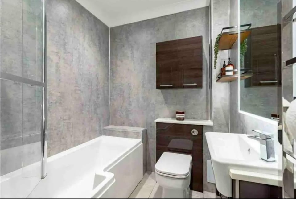 Shower, Toilet, Bathroom, Bath