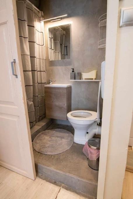 Toilet, Bathroom