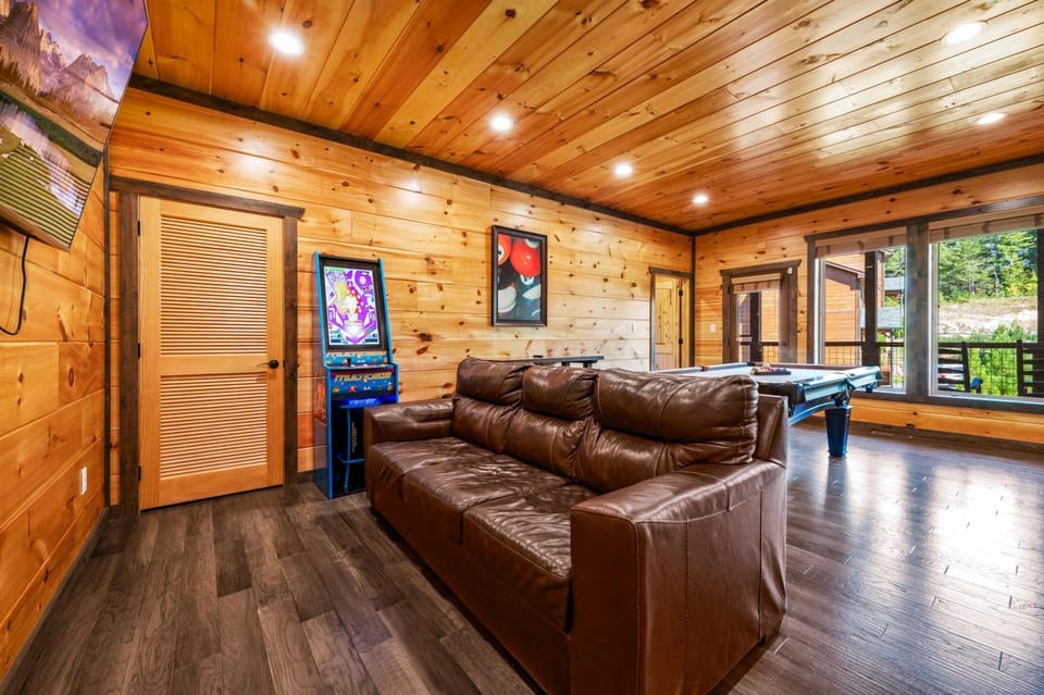 Billiard, Game Room, TV and multimedia
