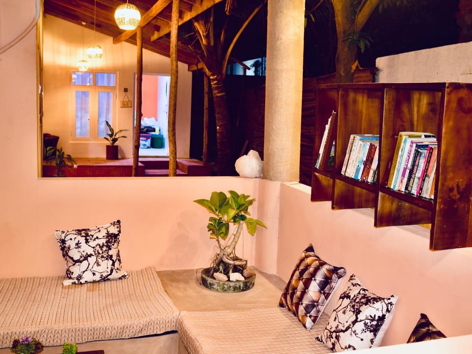 Communal lounge/ TV room, Library, Seating area