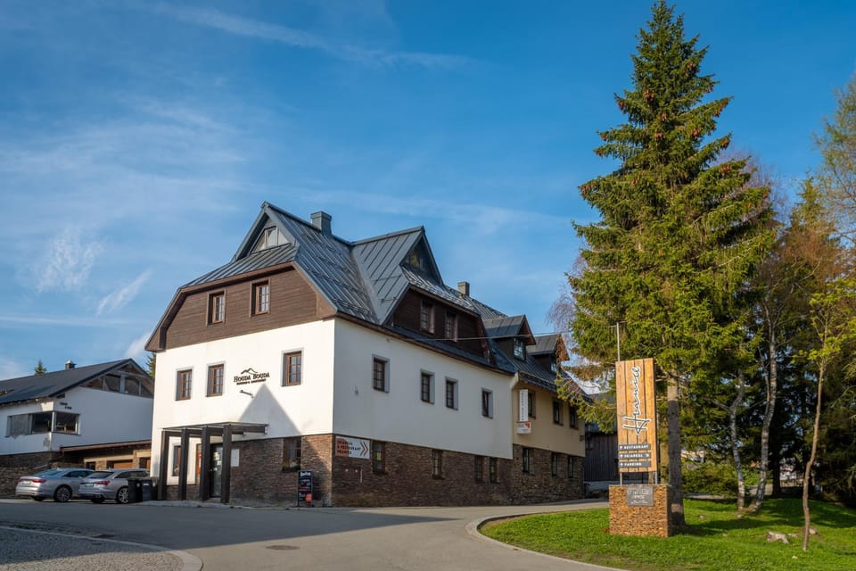 Houda Bouda - Penzion & Apartmány Bed and Breakfast in Erzgebirgskreis