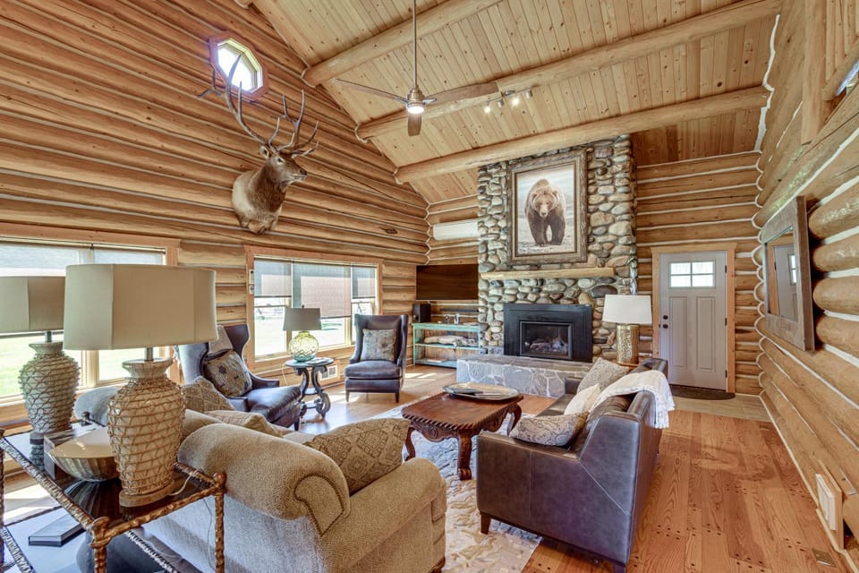 Remote Idaho Mountain Lodge w/ River Access! House in Salmon River
