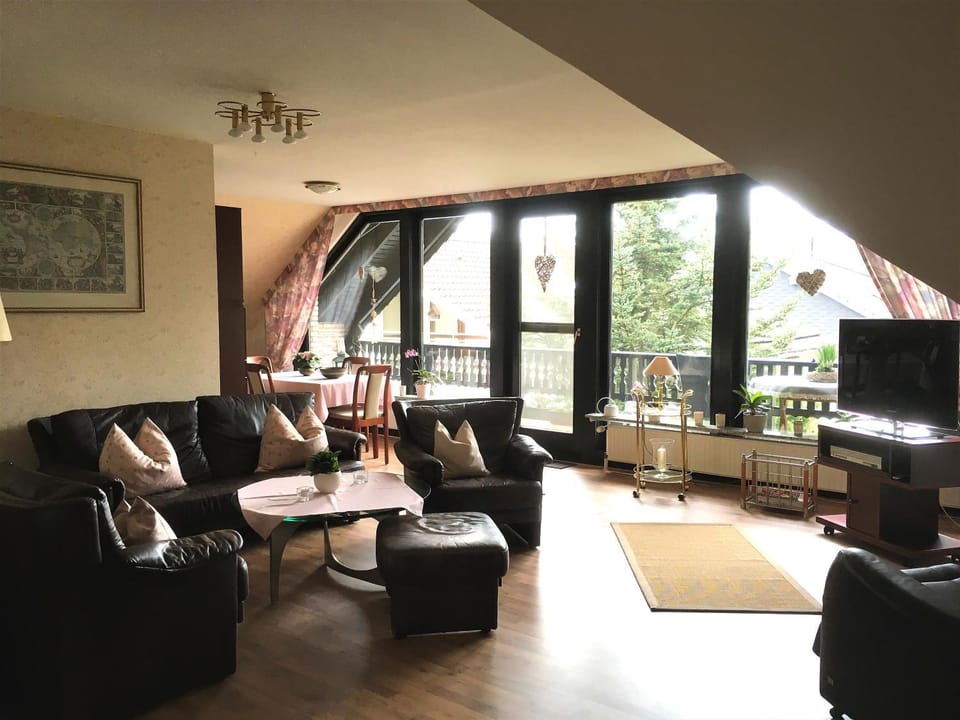 Living room, Photo of the whole room