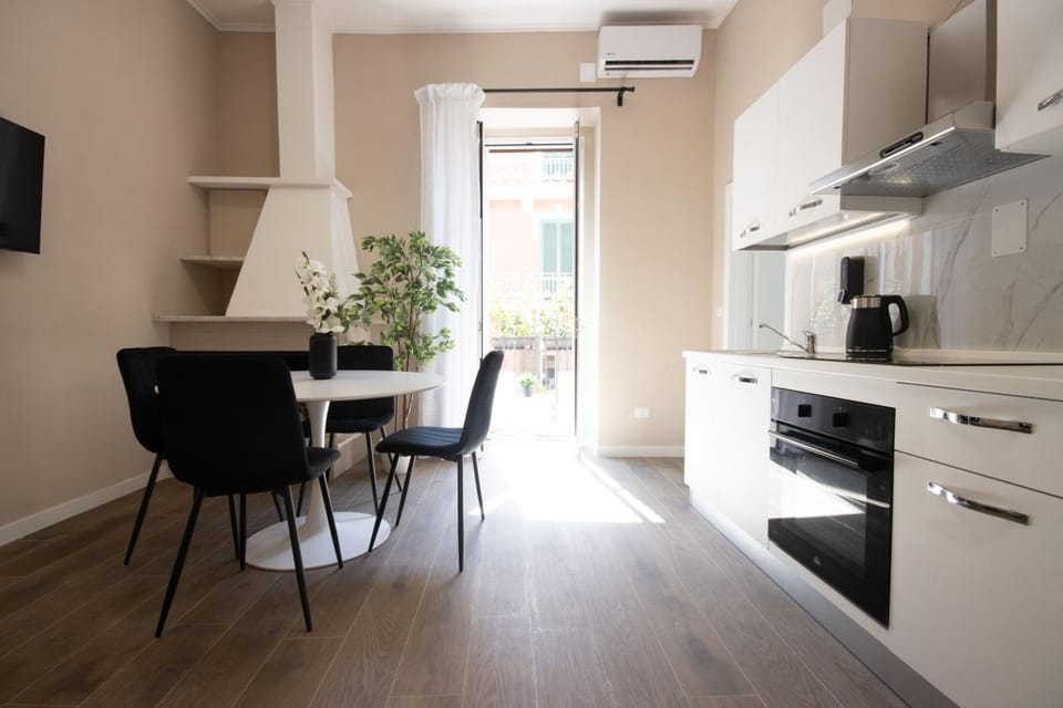 TV and multimedia, Kitchen or kitchenette, oven, stove, air conditioner