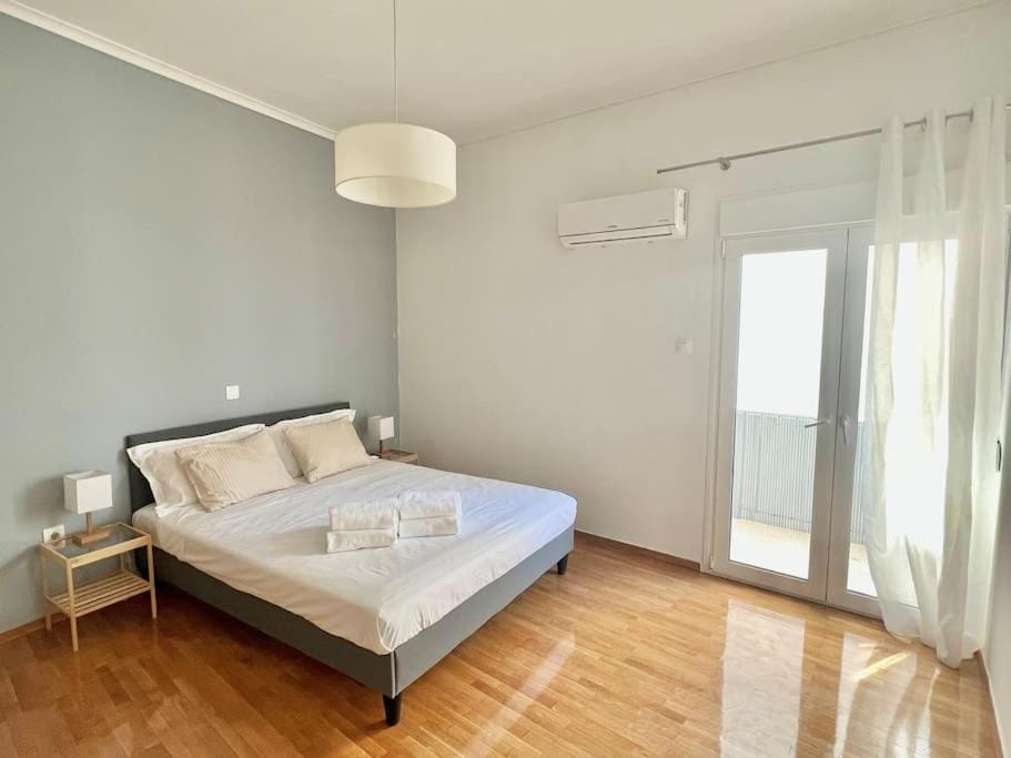 Bedroom, air conditioner