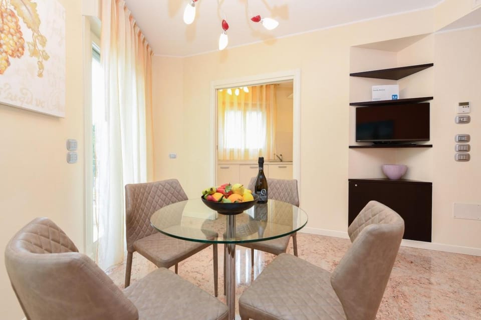 TV and multimedia, Living room, Dining area, kitchen