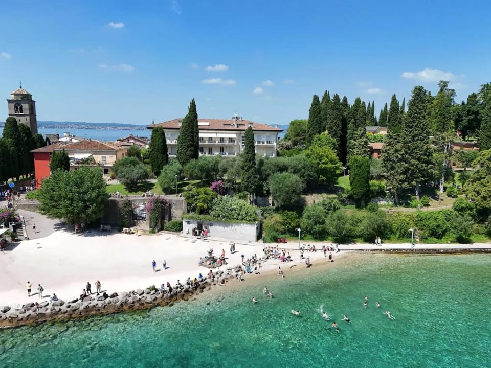 Property building, Nearby landmark, Day, Natural landscape, Bird's eye view, Summer, Beach, Lake view