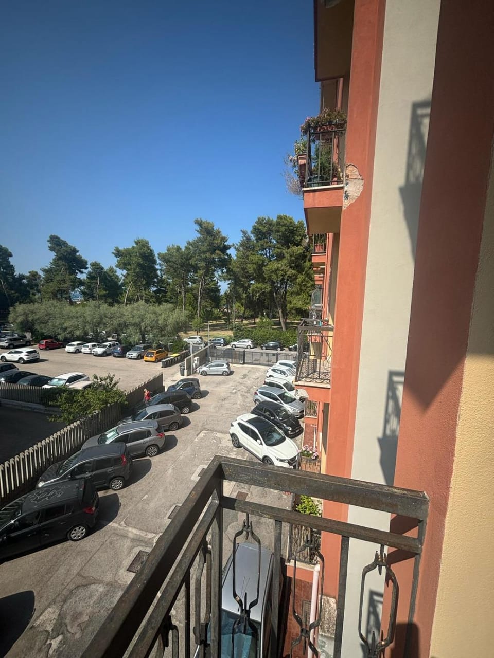 Property building, View (from property/room), Balcony/Terrace, Parking