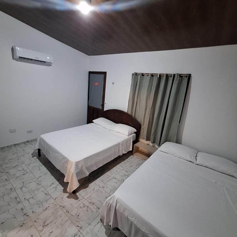 Bed, Photo of the whole room, air conditioner