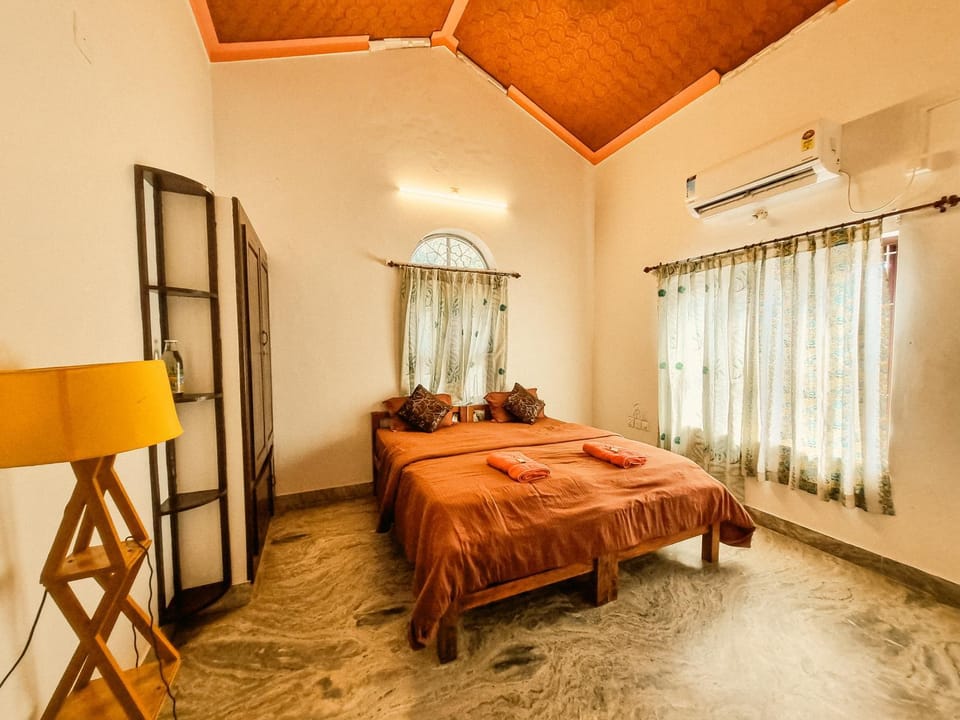Photo of the whole room, Bedroom, towels, air conditioner