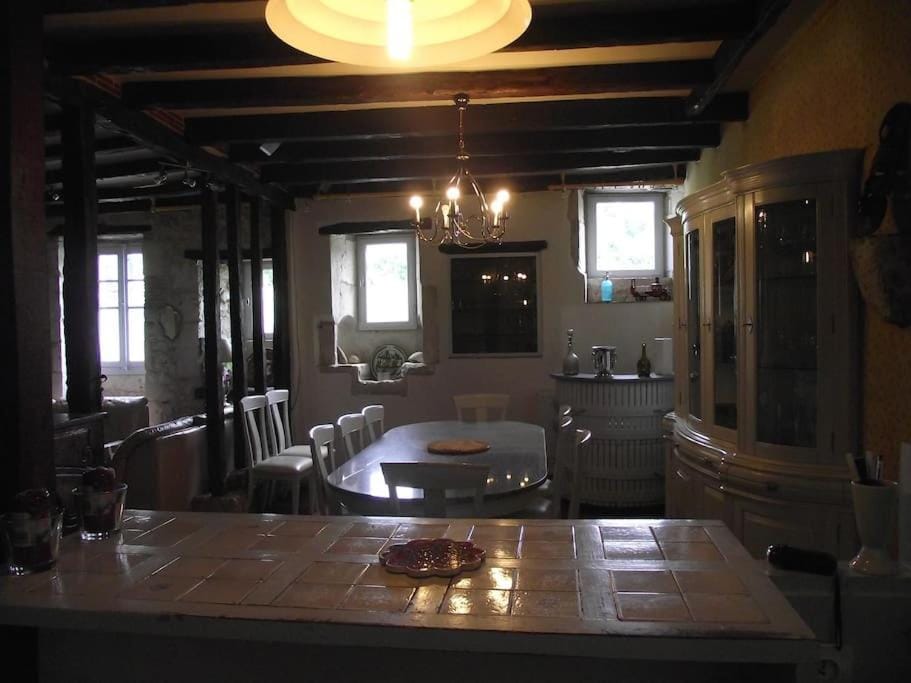 Maison périgourdine avec piscine 10 personnes House in Nouvelle-Aquitaine