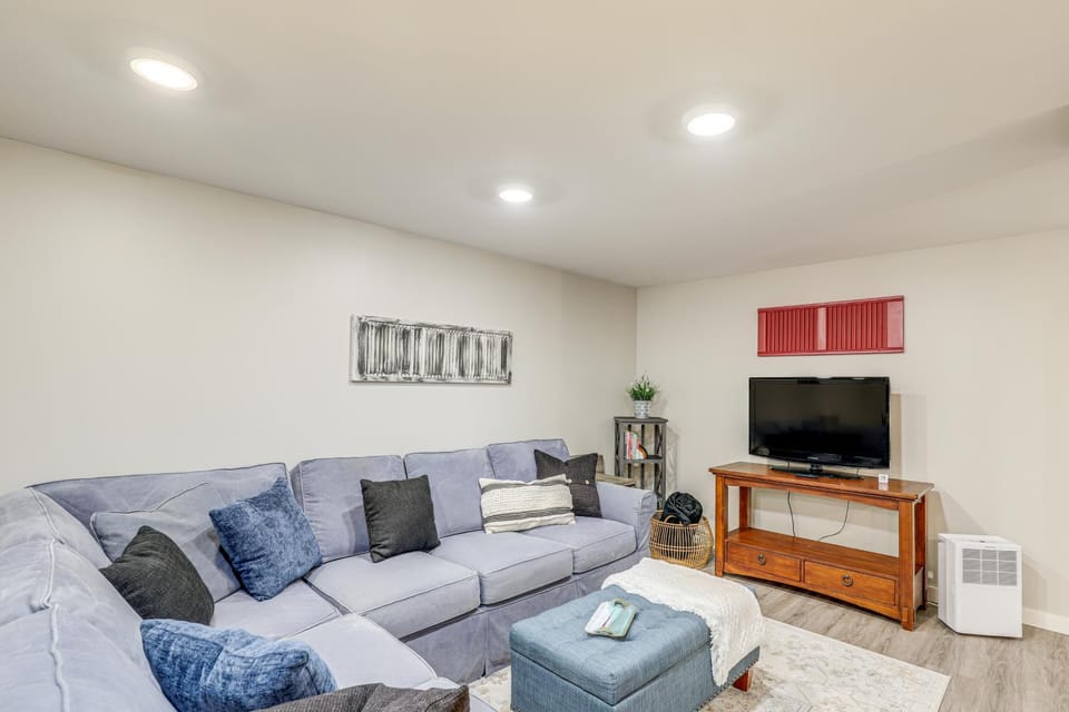 Walk to Downtown Weaverville Quiet Apartment Apartment in Weaverville