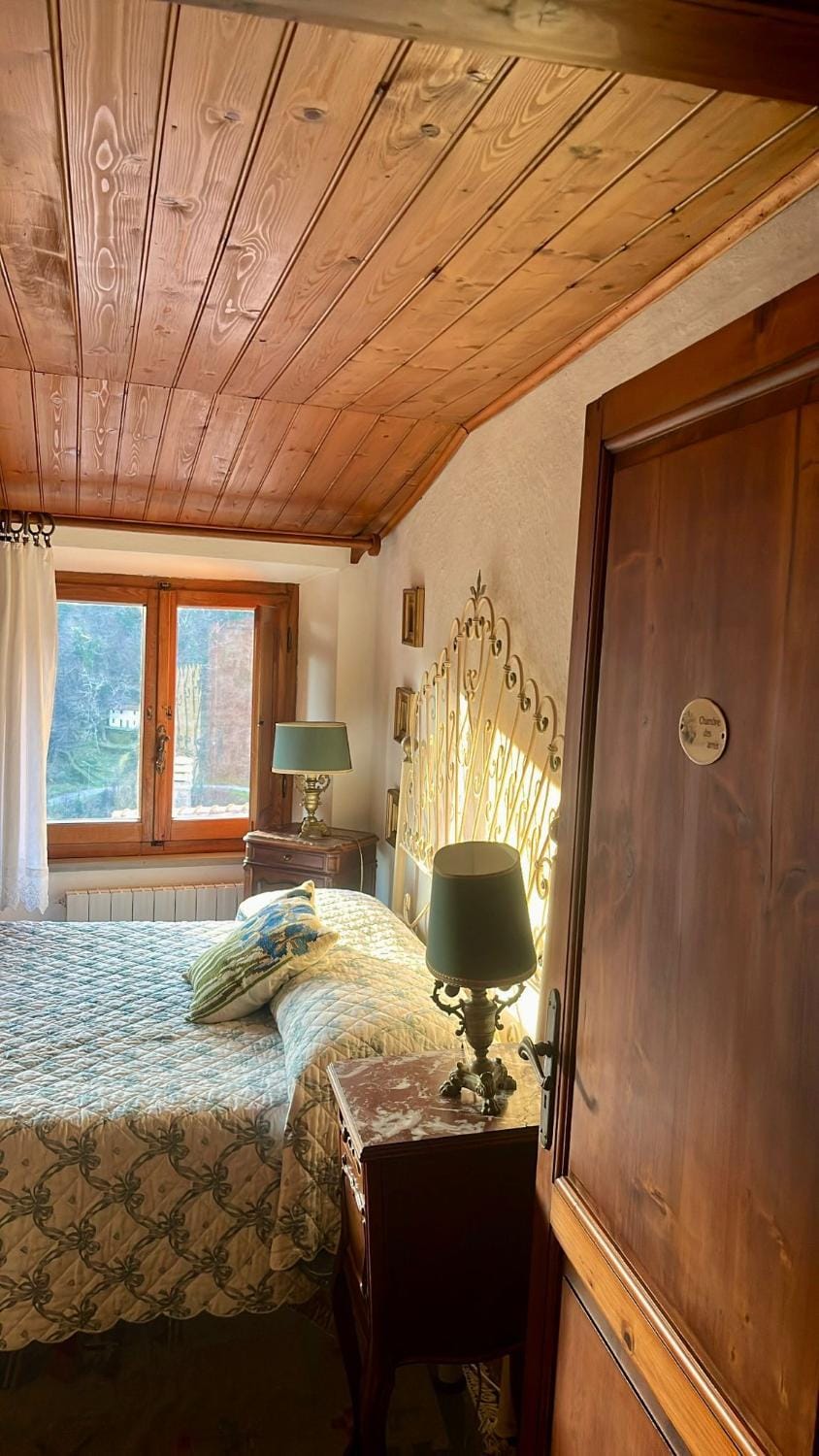 Bed, Bedroom