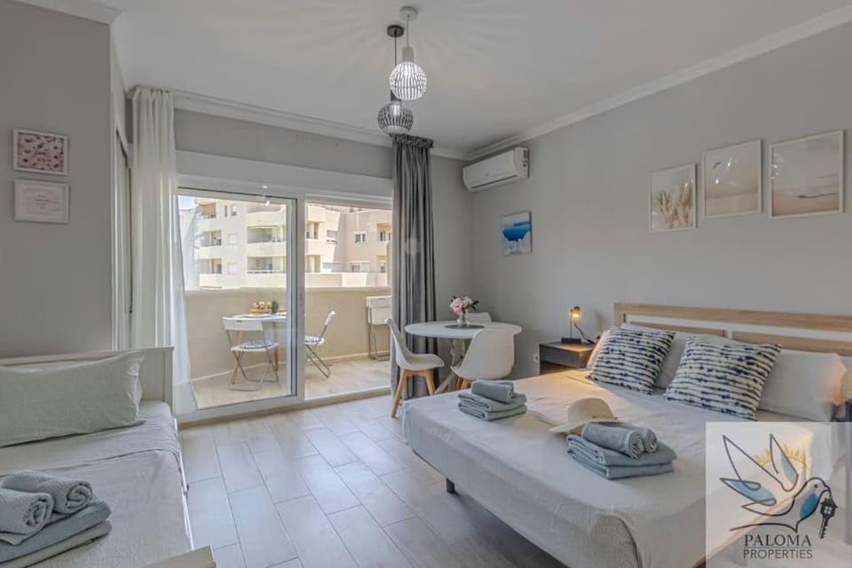 Fantastic Benal Beach Studio with Water Park Apartment in Benalmadena
