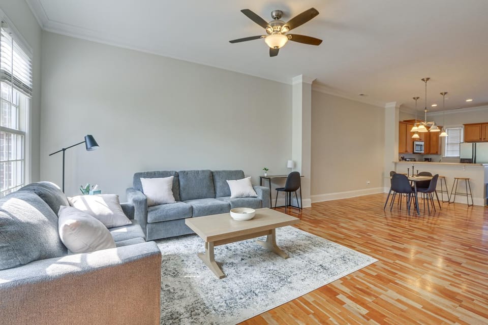< 1 Mi to Dtwn Greensboro: Townhome w/ Fire Pit House in Greensboro