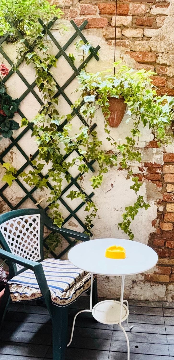 Dorsoduro House Bed and Breakfast in Venice