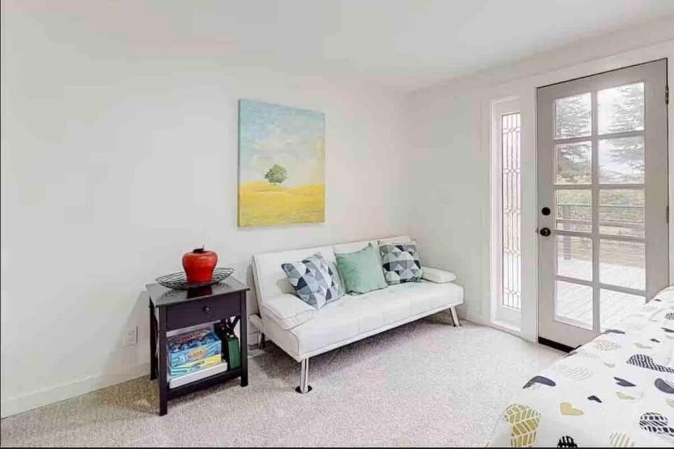 Living room, Bedroom