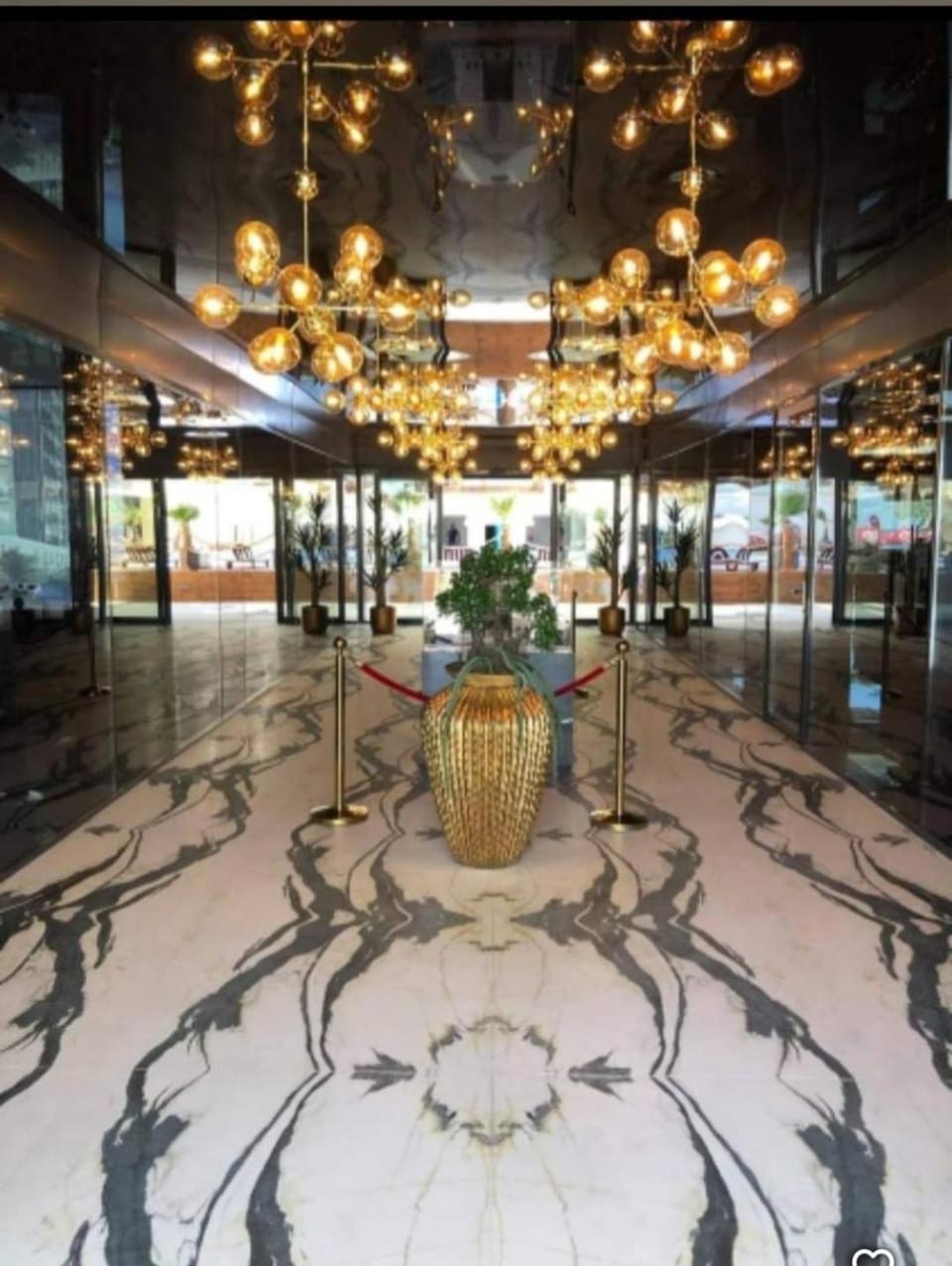 Royal Sea by ȘTEFAN Building Apartment hotel in Constanța County