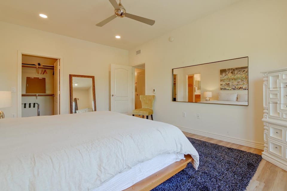 ~ 1 Mi to Desert Ridge Marketplace: Phoenix Condo! House in Desert Ridge