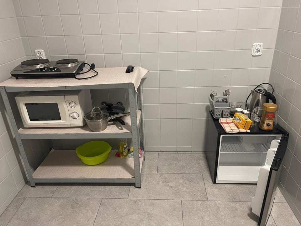 Kwatera przed remontem BEZ zlewu w części kuchennej łazienka sprawna ale PRZED REMONTEM Vacation rental in Pomeranian Voivodeship