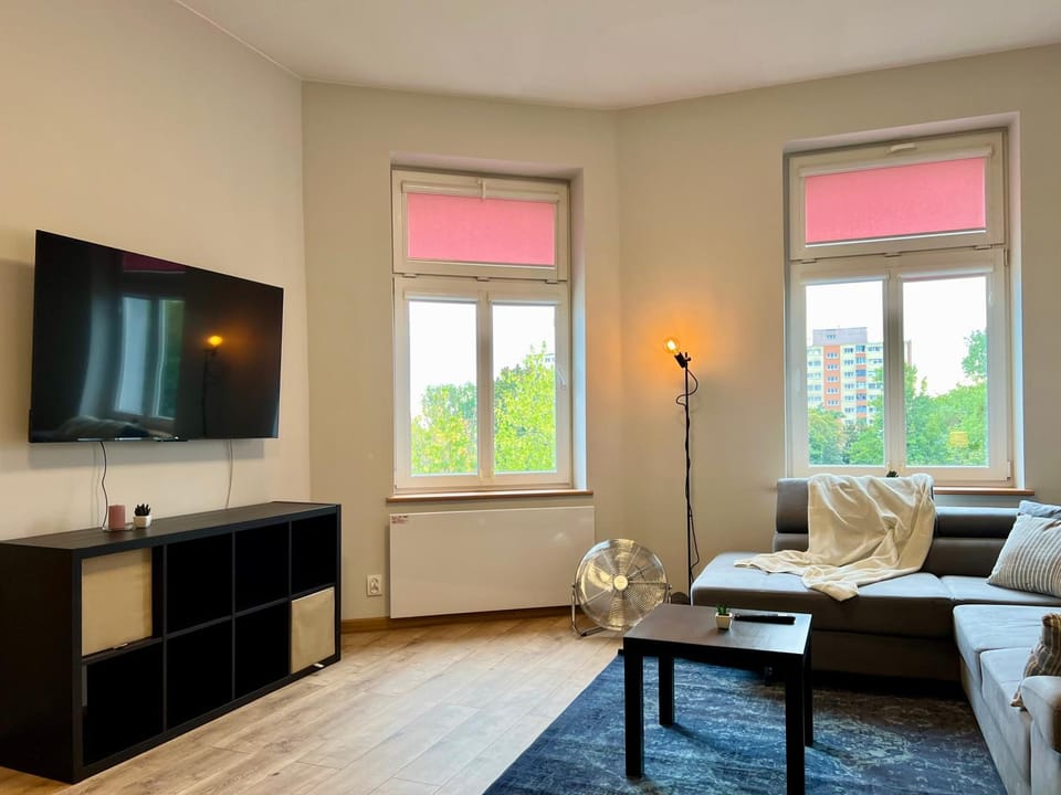 TV and multimedia, Seating area