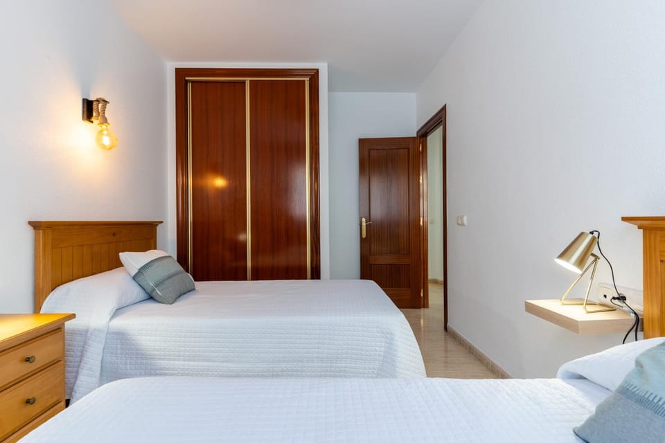 Bed, Photo of the whole room, Bedroom, wardrobe