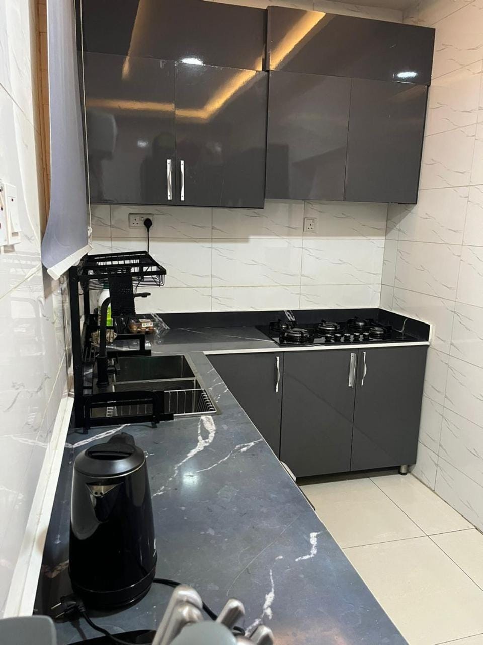 Tastefully furnished 2 and 3 bedroom At Cromwell Estate, chevron lekki with PS5, bathtub, Netflix 24hrs electricity Apartment in Lagos, Nigeria