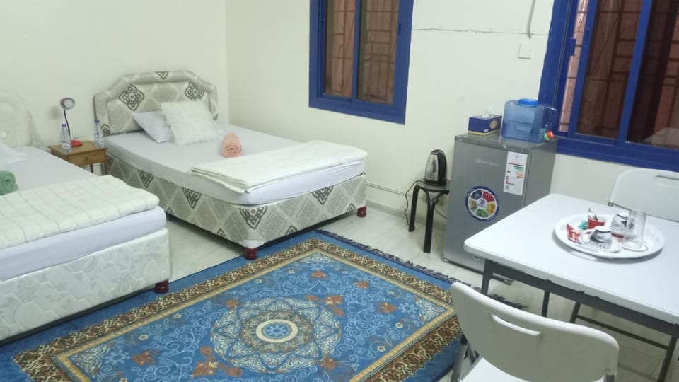 Bed, Coffee/tea facilities, Seating area, Bedroom