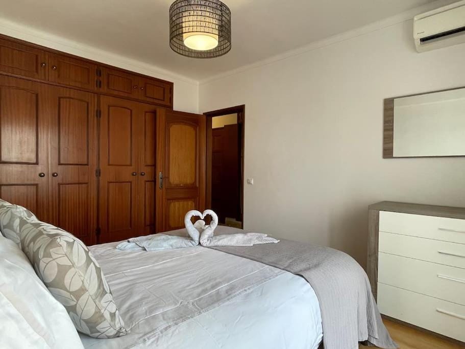 Bed, Bedroom, wardrobe, air conditioner