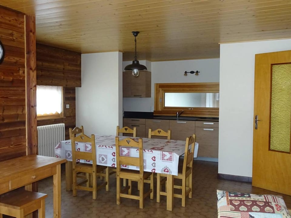 Les Gets : T3 7 Pers, Centre, RDC, WiFi, Garage, Navette Gratuite, Multipass Été - FR-1-802-3 Apartment in Les Gets