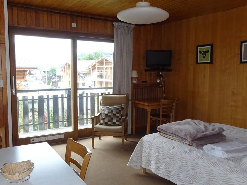 Studio cosy aux Gets - Centre-ville, proche commodités, Wifi, draps et serviettes inclus - FR-1-802-30 Apartment in Les Gets