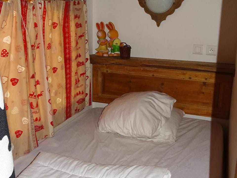 Location Les Gets : Spacieux 4 pièces pour 9 pers, proche centre, parking privé, terrasse ensoleillée - FR-1-802-33 Apartment in Les Gets